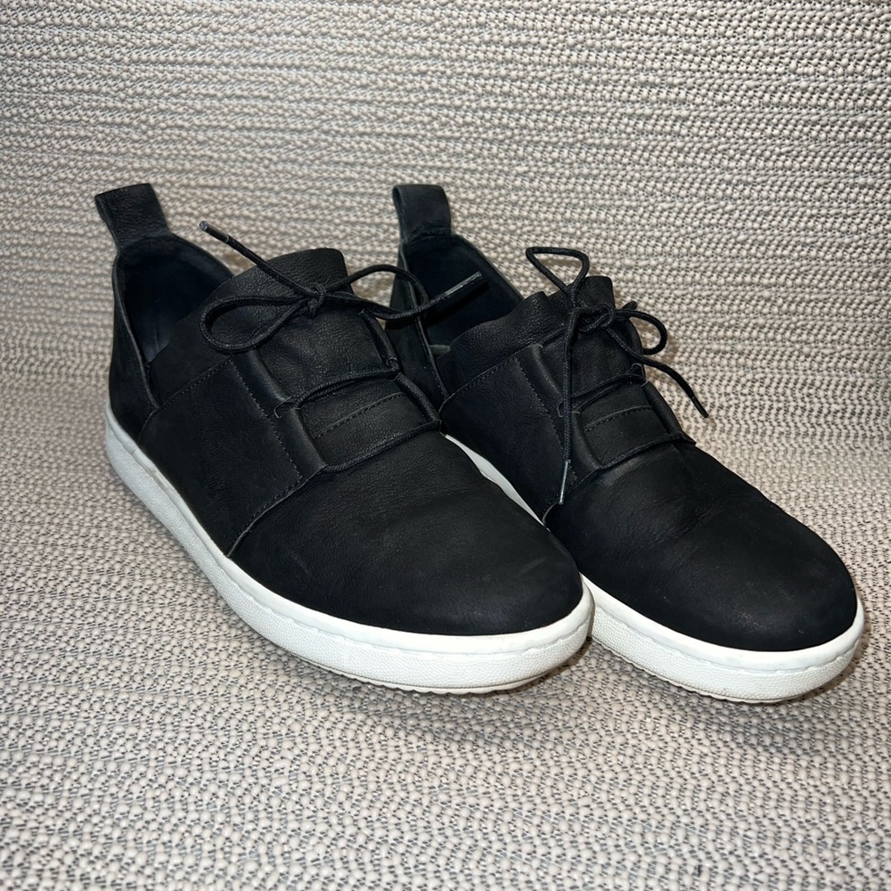 Eileen Fisher Size 7.5 Black Sneakers